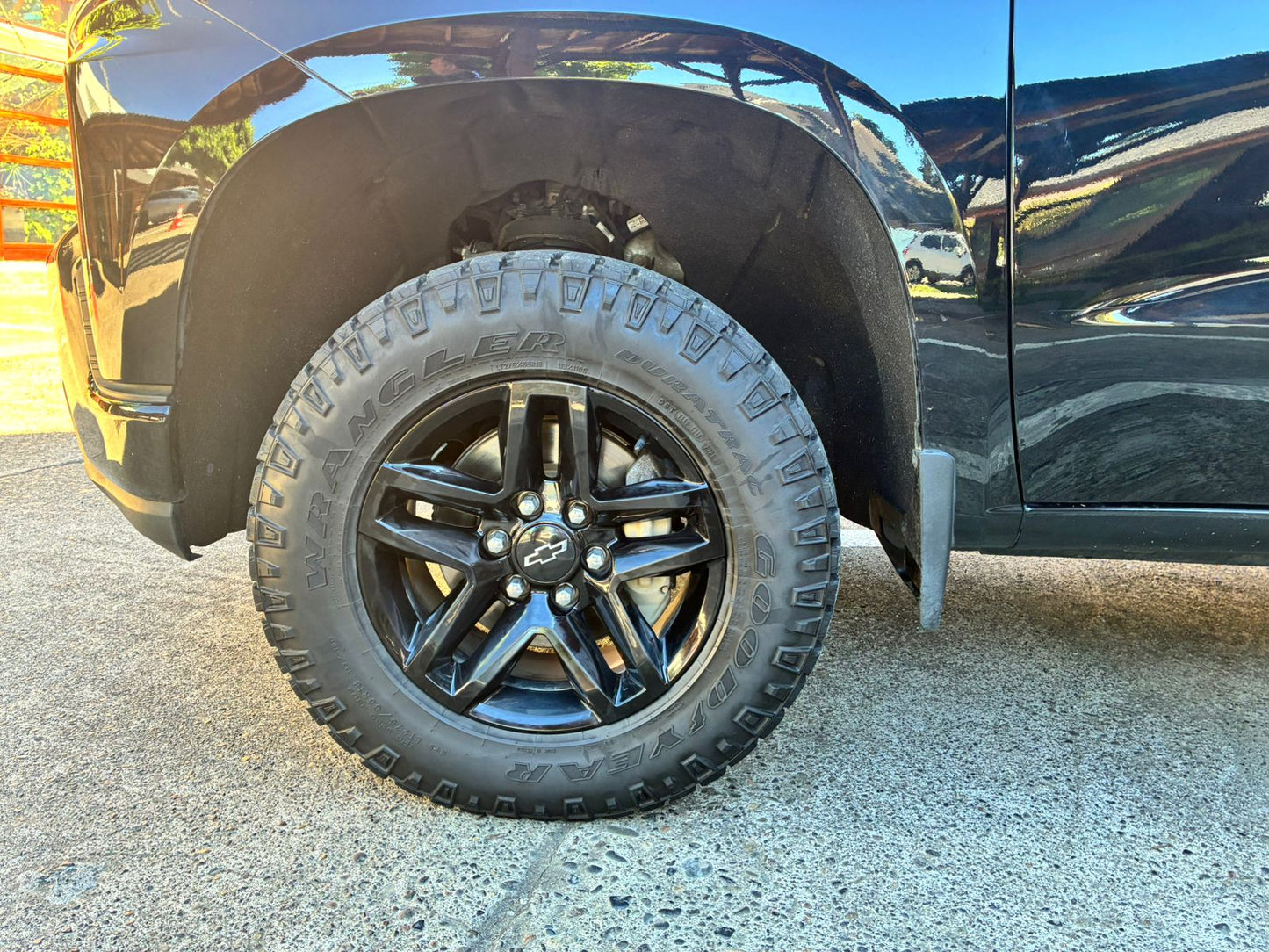 Amortiguadores Rancho y neumáticos off-road Chevrolet Silverado Trail Boss