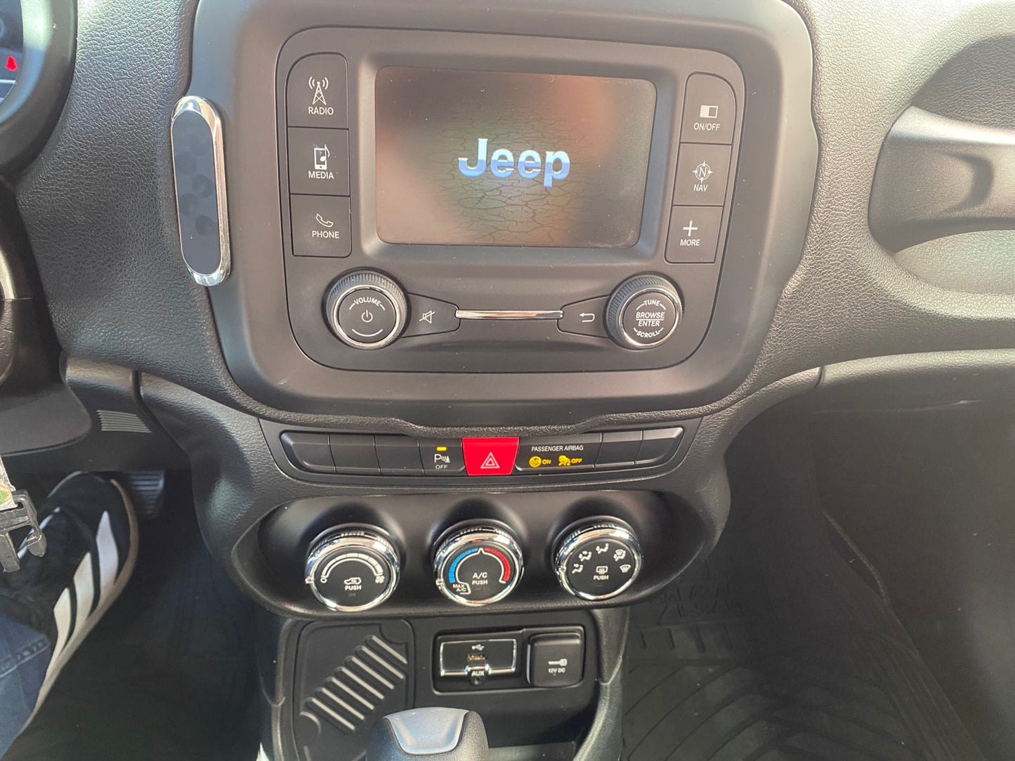Jeep Renegade Sport LX 1.8 AT - 55.260 KM - Los Angeles
