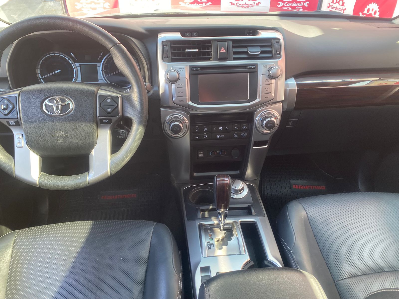 Panel central Toyota 4Runner Limited con encendido por botón y tracción 4x4