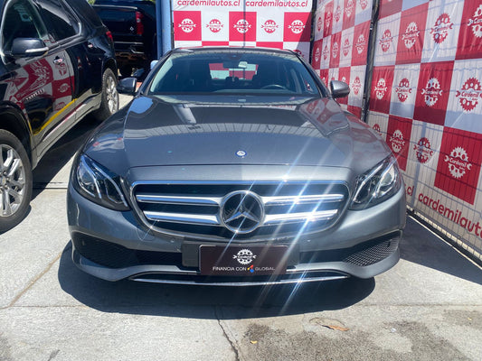 Mercedes-Benz E200 2017 frente elegante color gris Detodoauto