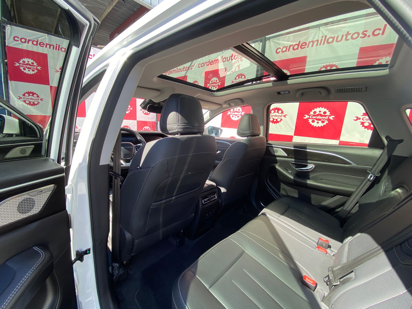 Techo panorámico extendido abierto Jetour X90 Plus 7 pasajeros