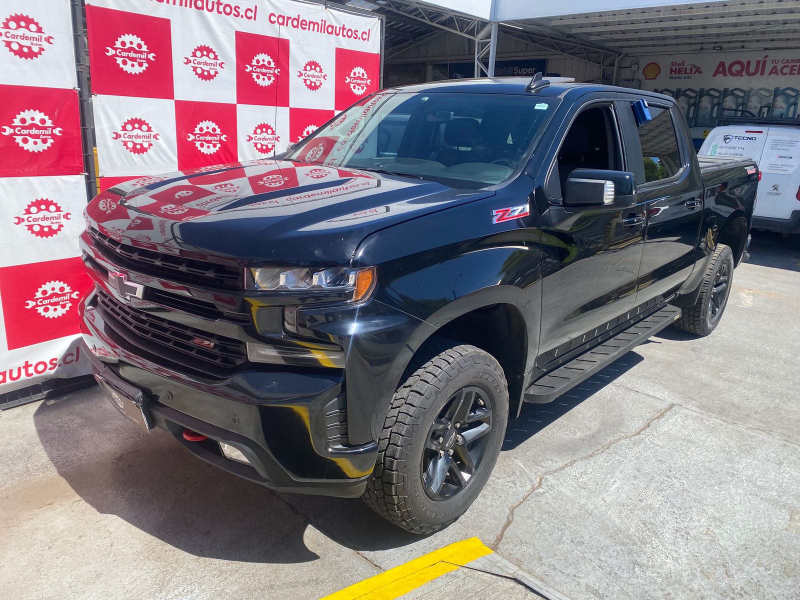 Detalle kit Z71 amortiguadores Rancho y llantas Trail Boss