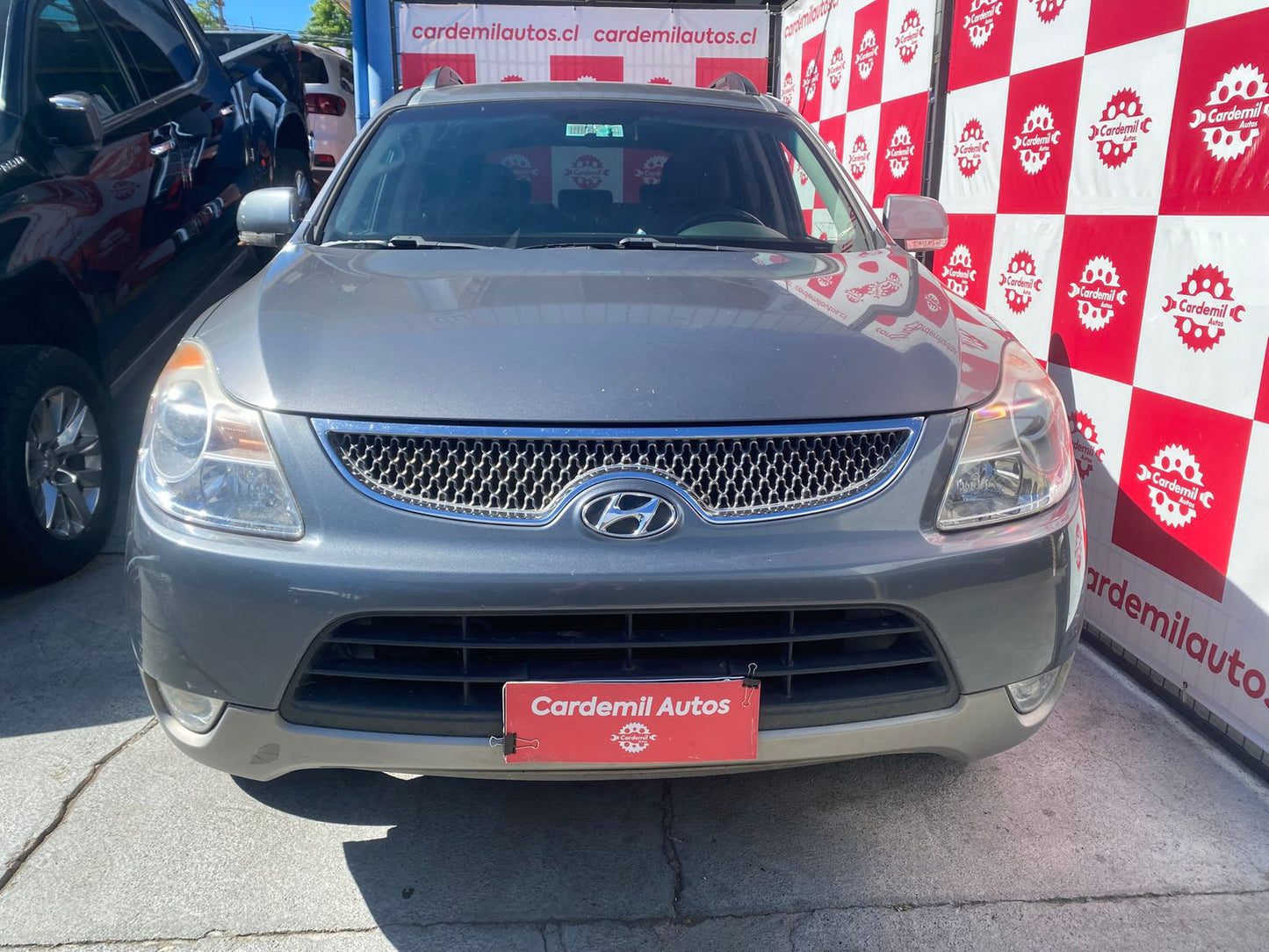 Hyundai Veracruz GLS 4x4 frente imponente color gris Detodoauto
