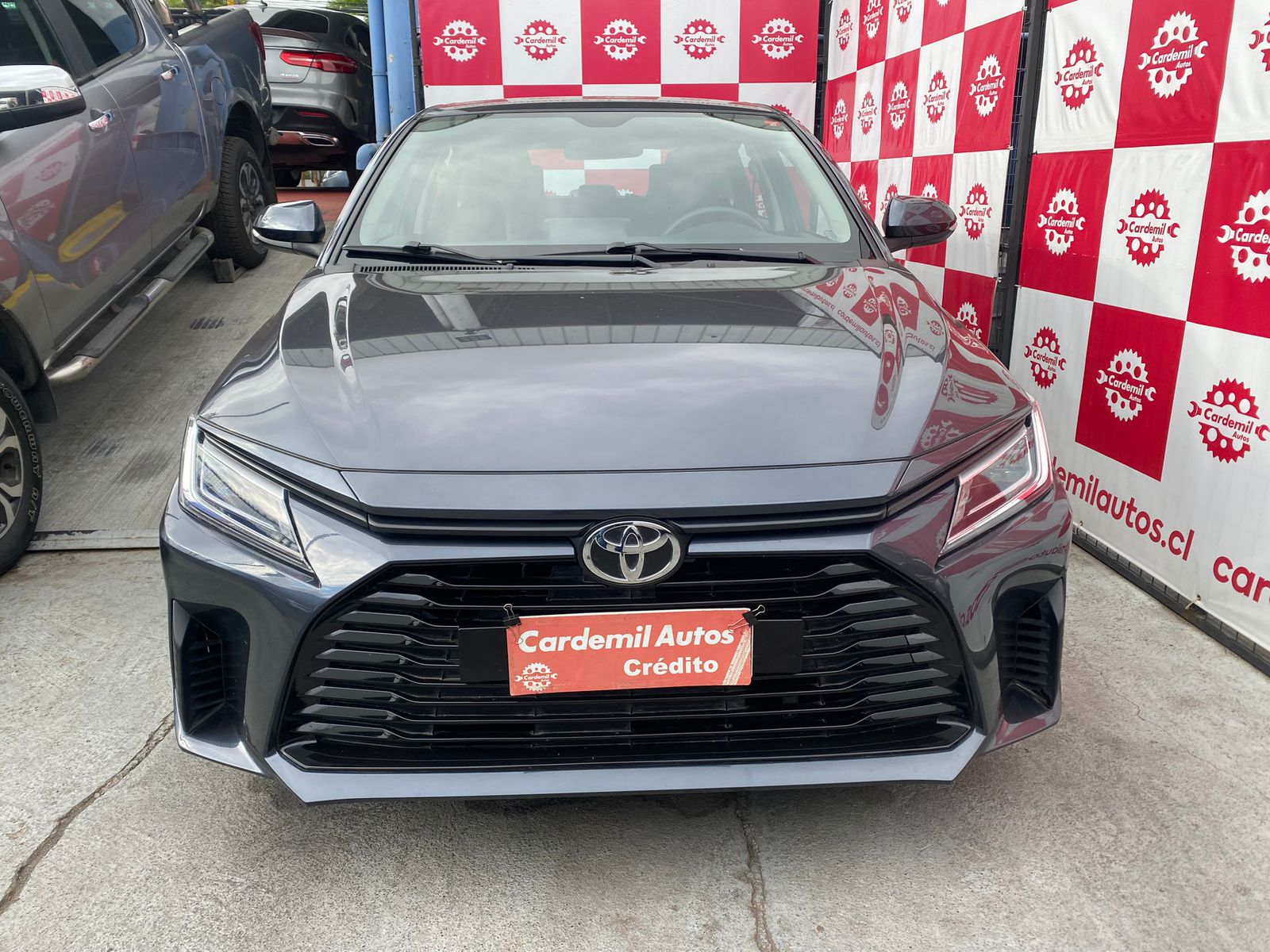 Toyota New Yaris 2025 frente moderno luces LED Detodoauto