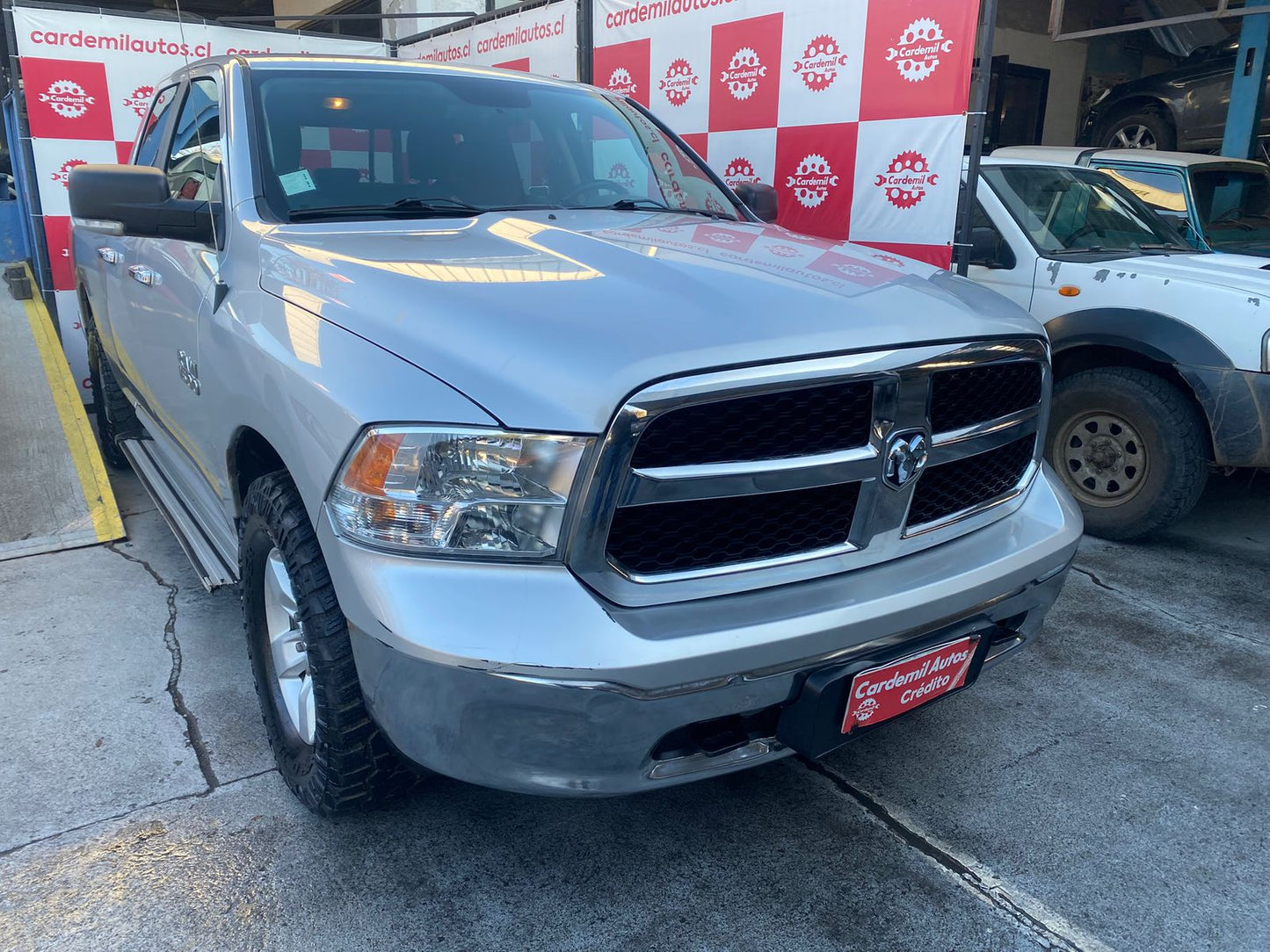 Dodge RAM 1500 Quad Cab 4x4 2017 - Facturable - Los Angeles