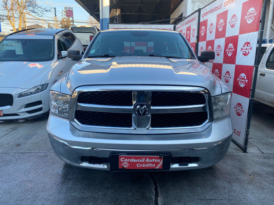 Dodge RAM 1500 Quad Cab 4x4 frente cromado imponente Detodoauto