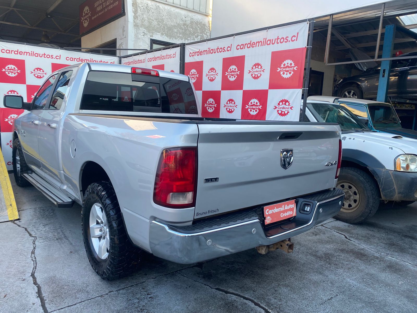 Dodge RAM 1500 Quad Cab 2017 perfil 4x4 facturable