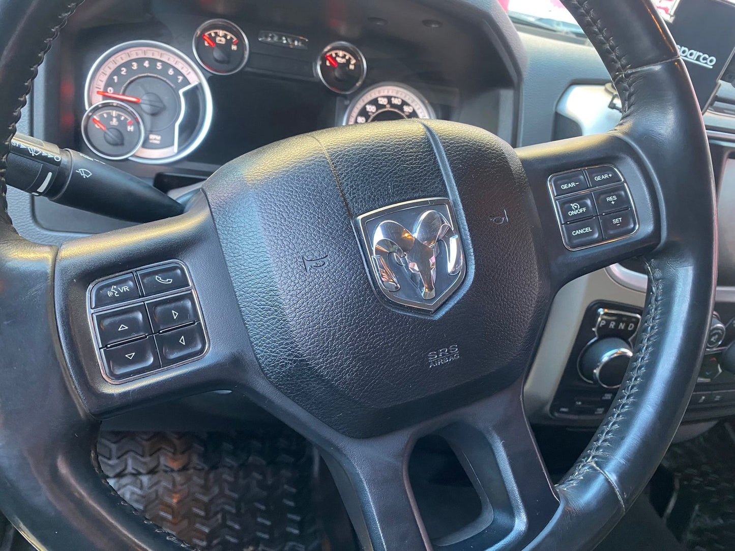 Dodge RAM 1500 Quad Cab 4x4 2017 - Facturable - Los Angeles