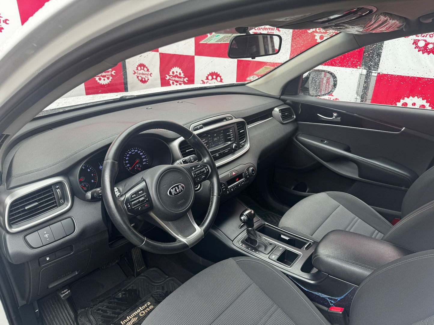 Kia Sorento GSL 2.4 AT 2015 - 99.315 KM -  Los Angeles