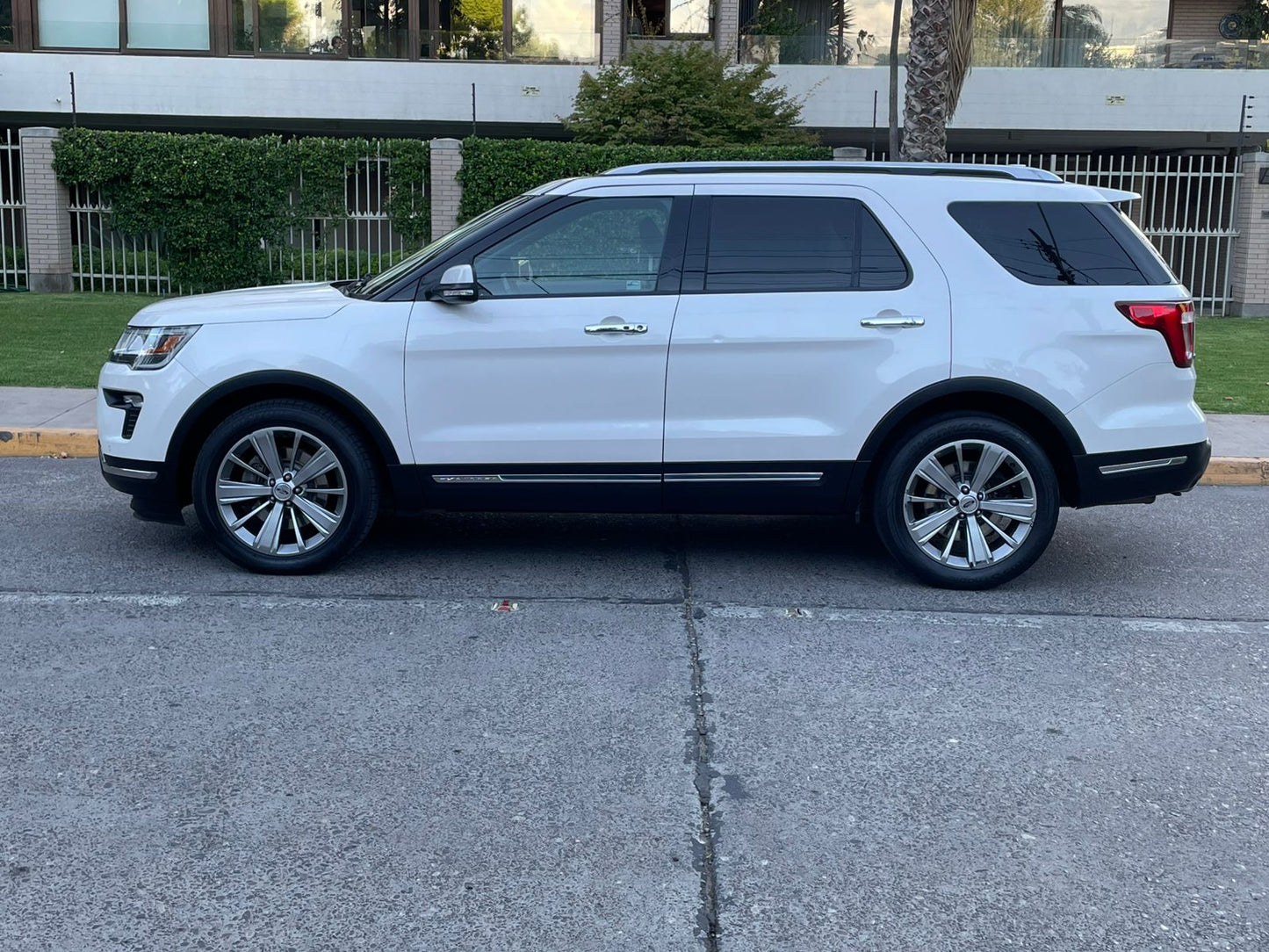 Explorer Limited 2.3l Ecoboost Gasolina Automático 2018 Santiago - detalle exterior