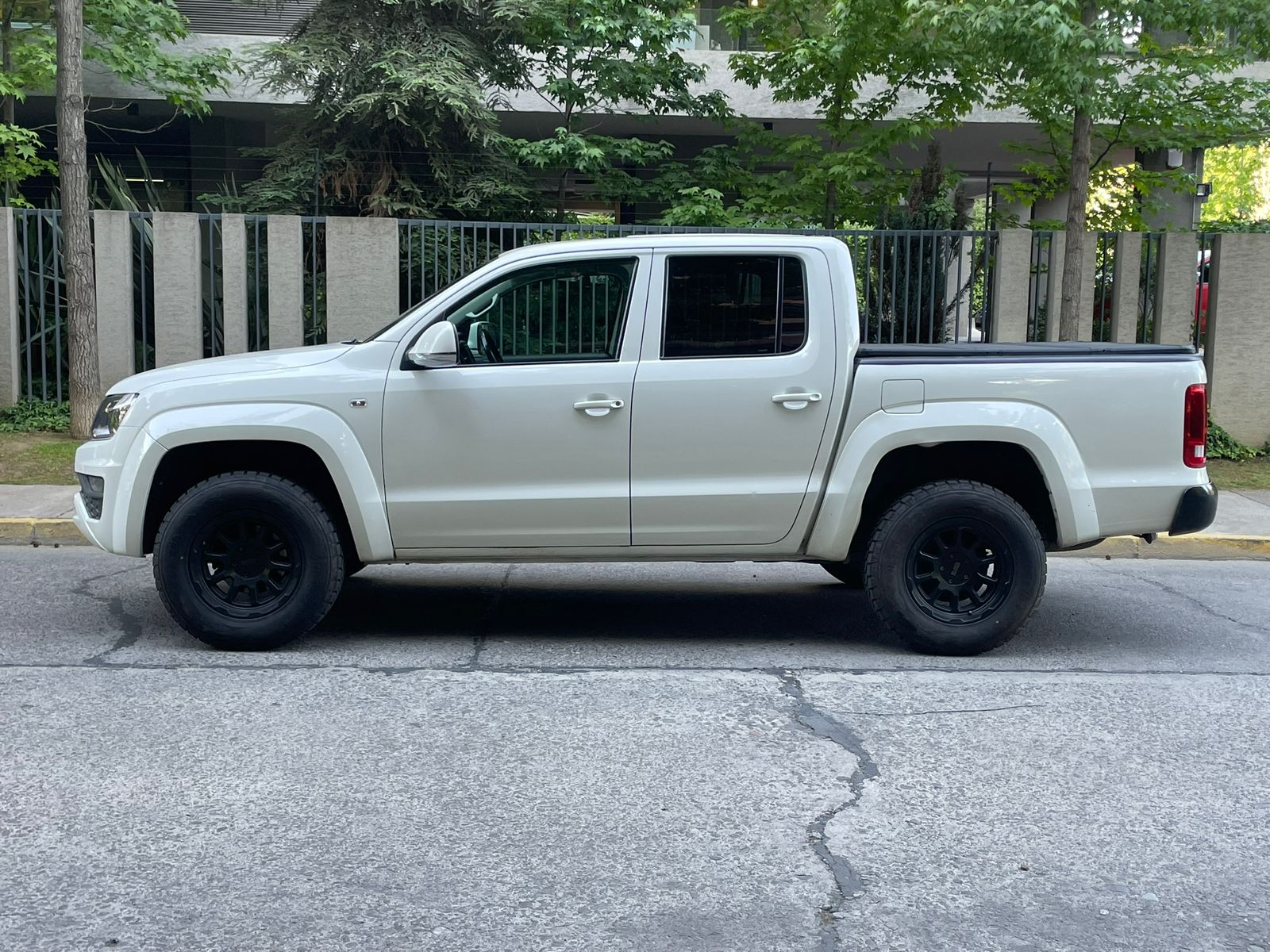 Amarok Comfortline 4×4 At Diésel Automático 2022 Santiago - detalle exterior