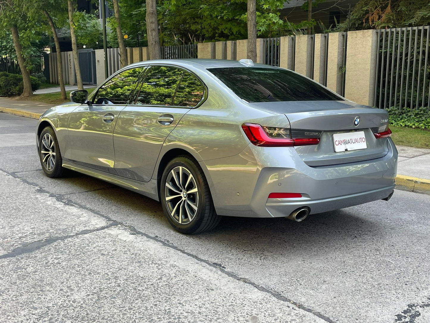 BMW 320i Urban 2.0 Berlina 2024 - Santiago