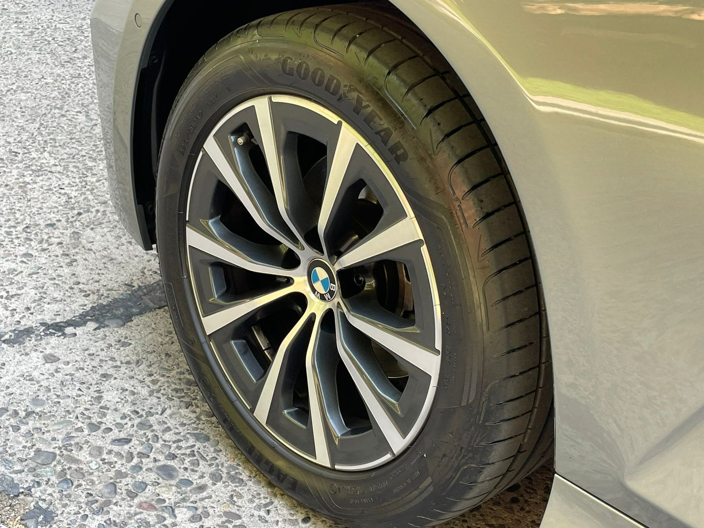 BMW 320i Urban 2.0 Berlina 2024 - Santiago