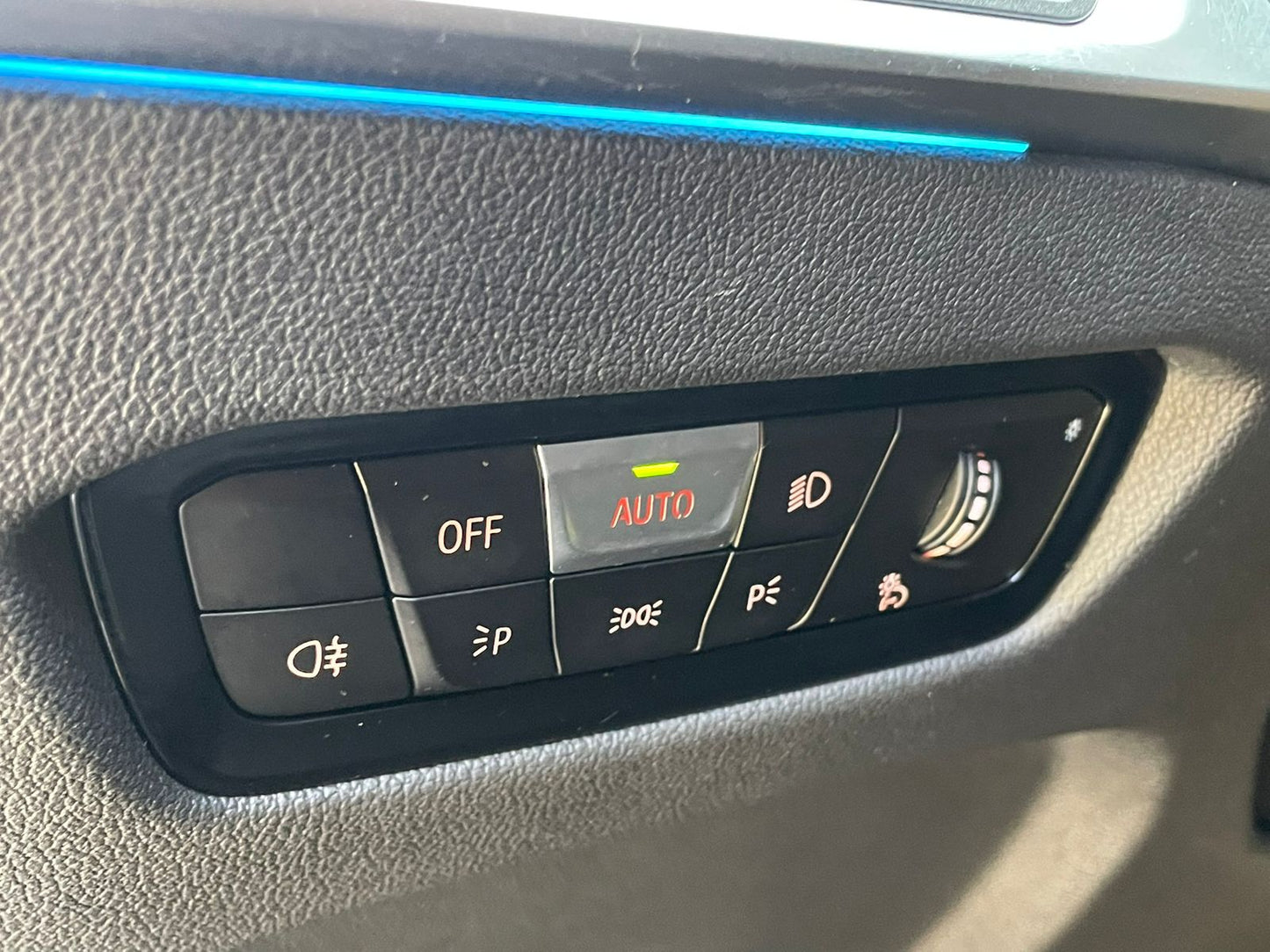 BMW 320i Urban 2.0 Berlina 2024 - Santiago