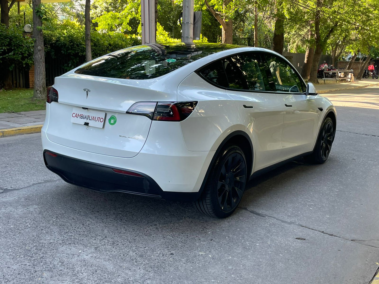 Model Y Long Range All-wheel Drive Eléctrico Automático 2025 Santiago - detalle exterior