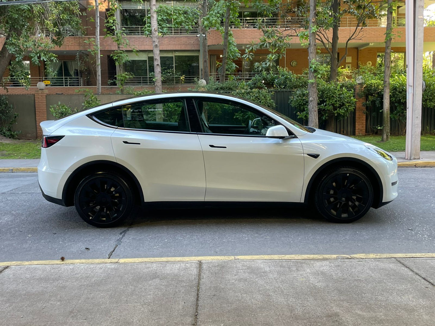 Model Y Long Range All-wheel Drive usada 2025 27.586 km en venta Santiago