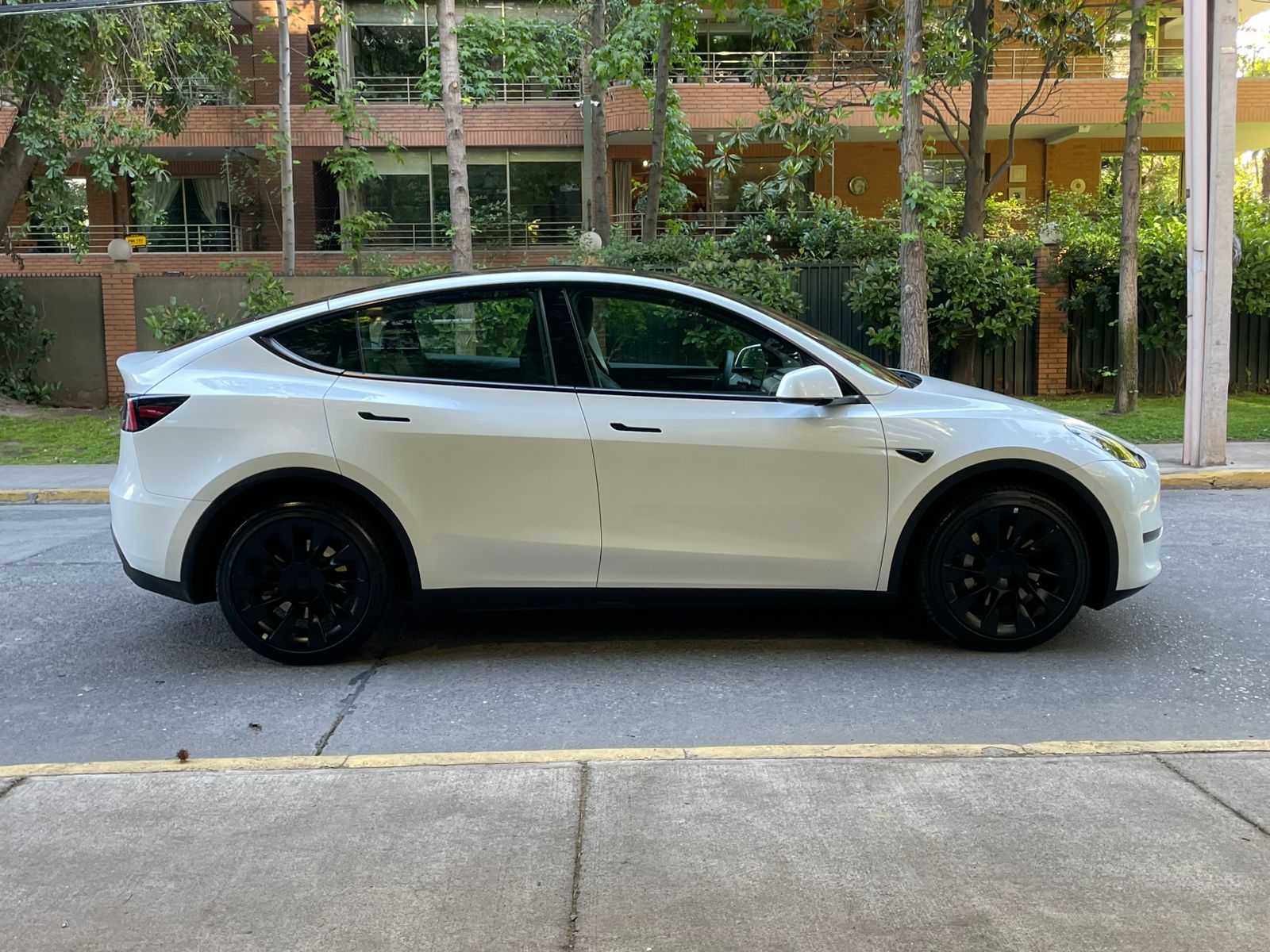 Model Y Long Range All-wheel Drive usada 2025 27.586 km en venta Santiago