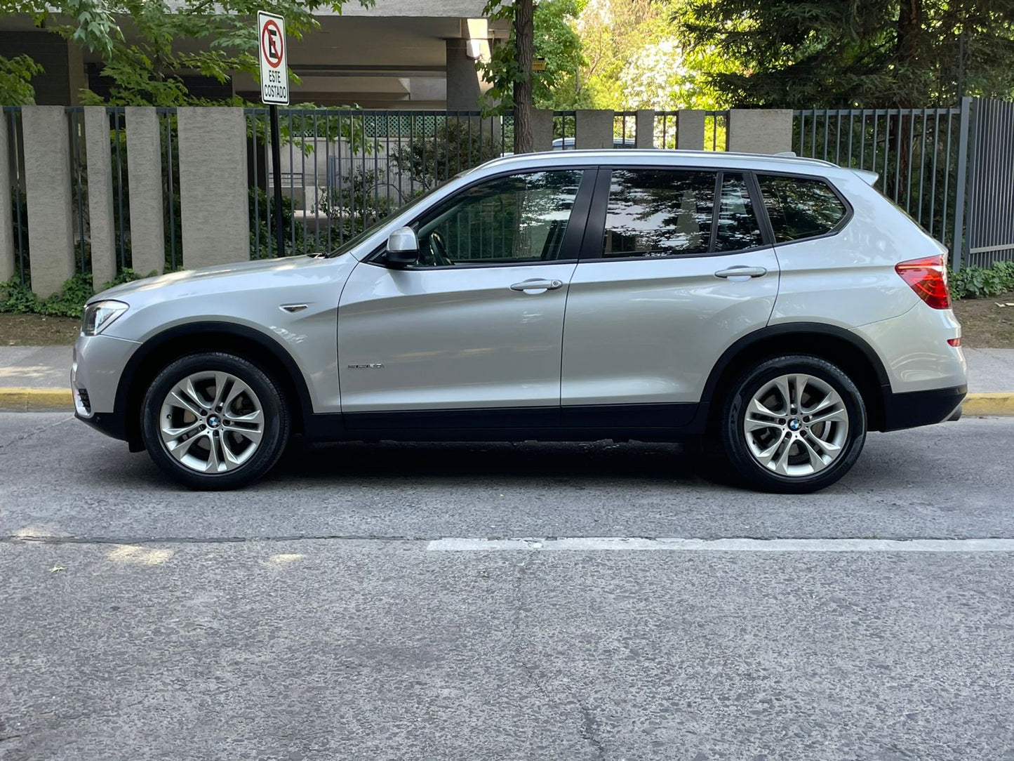 X3 Sdrive 20i Urban Lci Gasolina Automático 2025 Santiago - detalle exterior