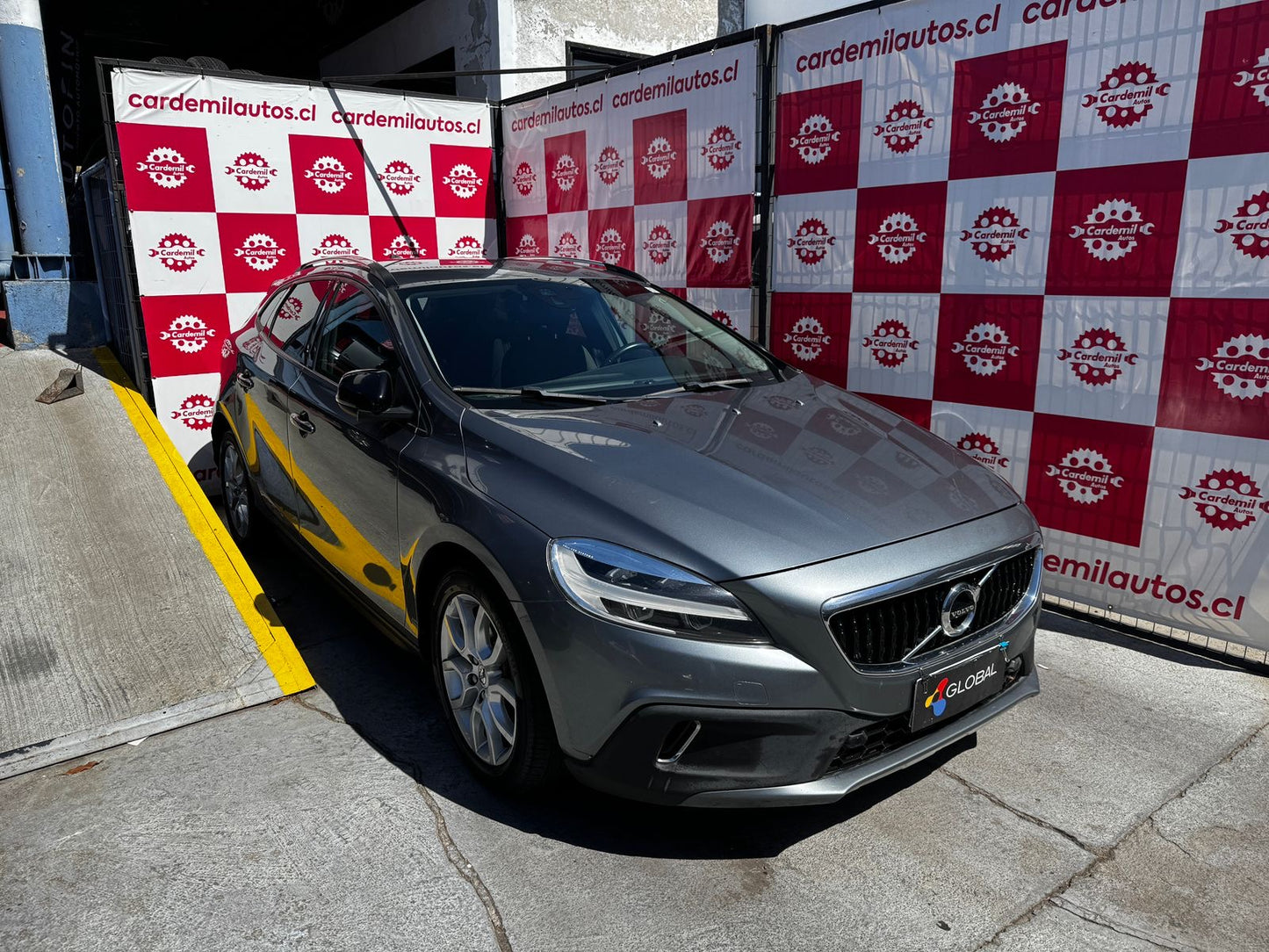 Volvo V40 Cross Country 2.0 T4 AWD 2019 | 122.654 KM  | Los Angeles