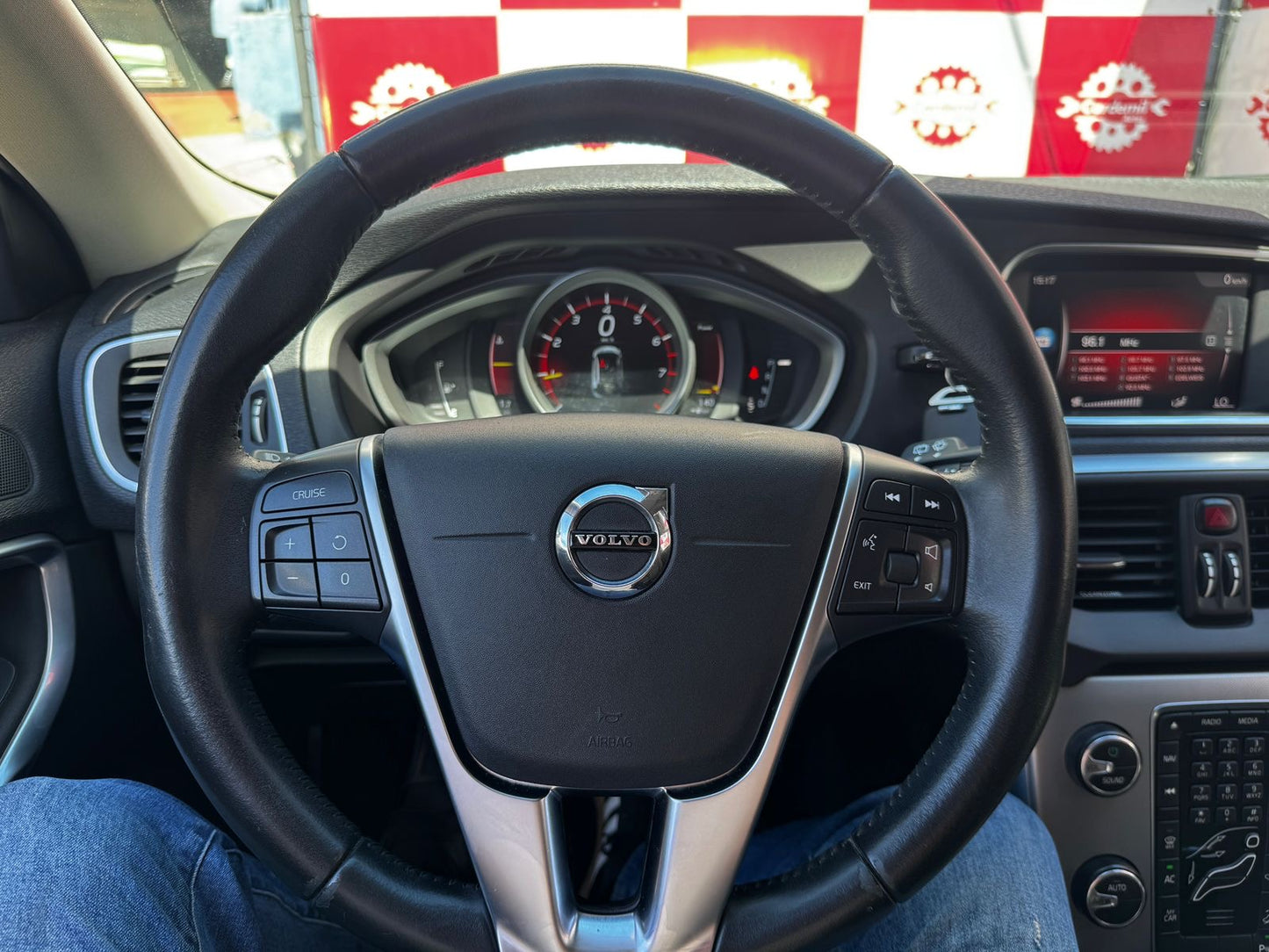 Volvo V40 Cross Country 2.0 T4 AWD 2019 | 122.654 KM  | Los Angeles