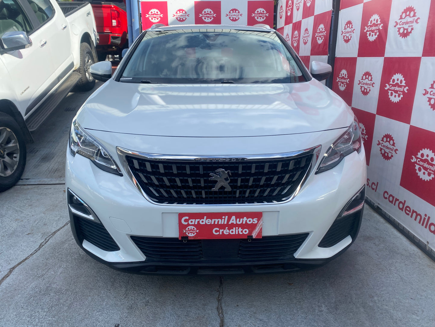 Peugeot 3008 Active Pack 2019 frente SUV moderno gris