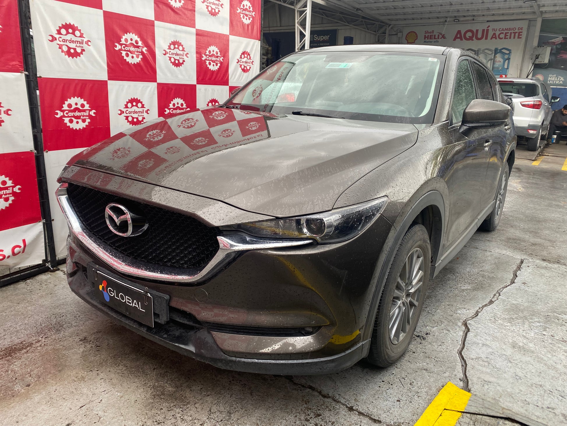Vista lateral Mazda CX-5 2018 llantas de aleación y diseño aerodinámico Los Ángeles