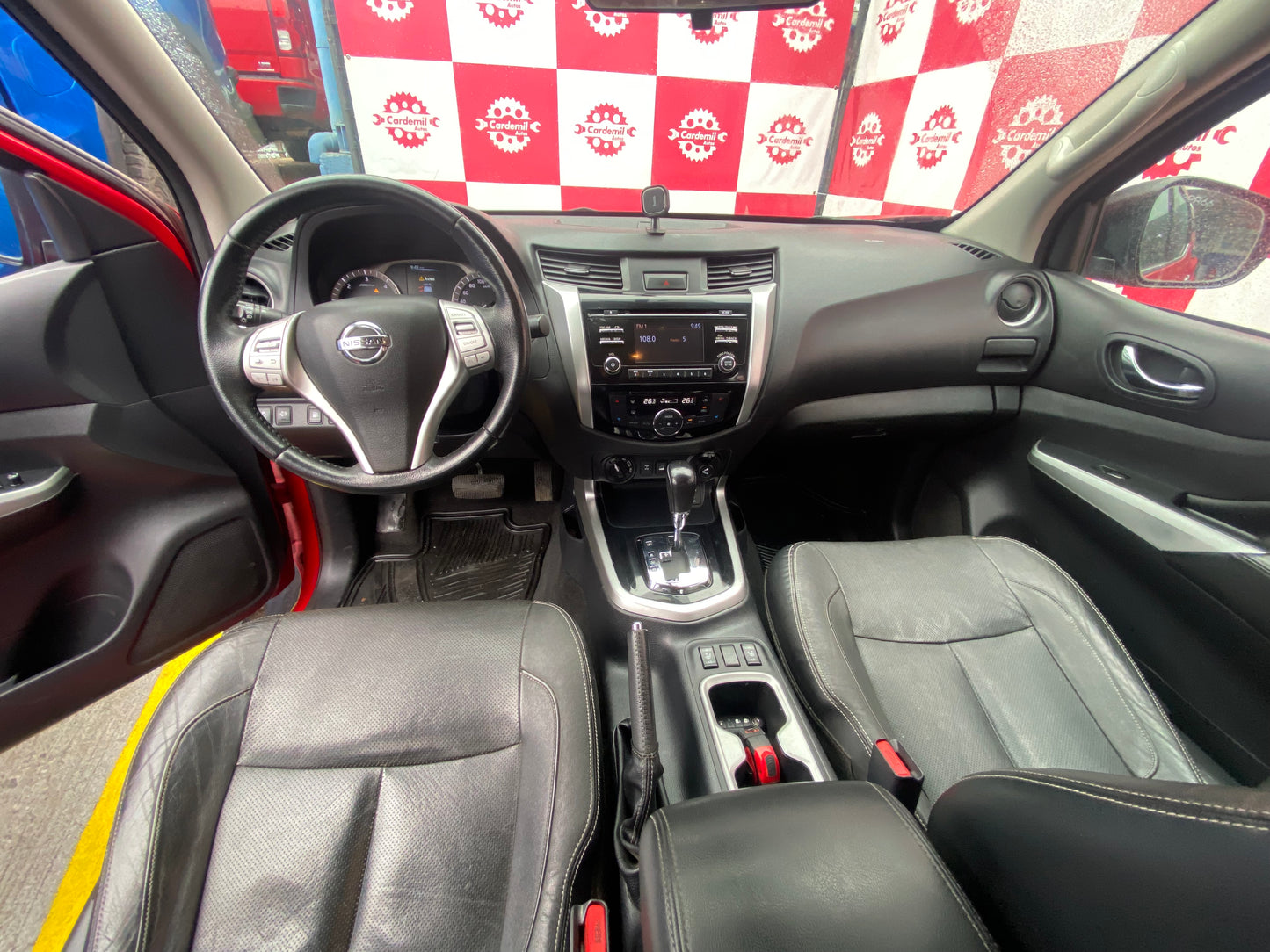 Nissan NP300 LE 2.3 Turbo Diésel 2018 | 4x4 | Versión Top de Línea | Los Ángeles