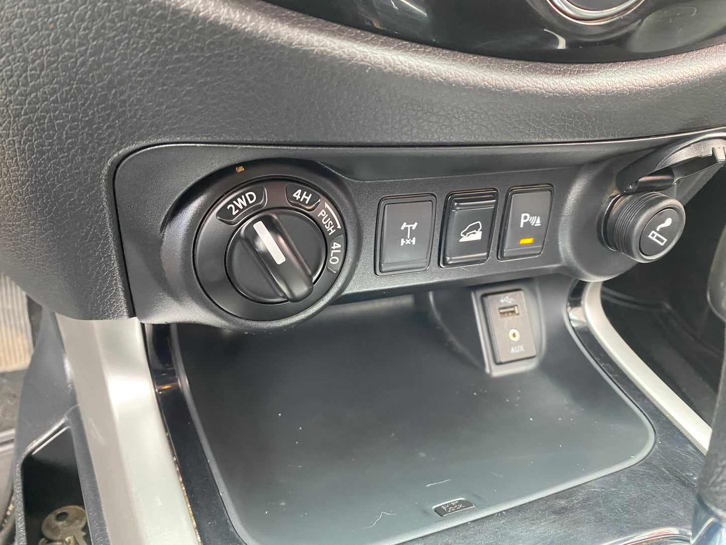 Nissan NP300 LE 2.3 Turbo Diésel 2018 | 4x4 | Versión Top de Línea | Los Ángeles