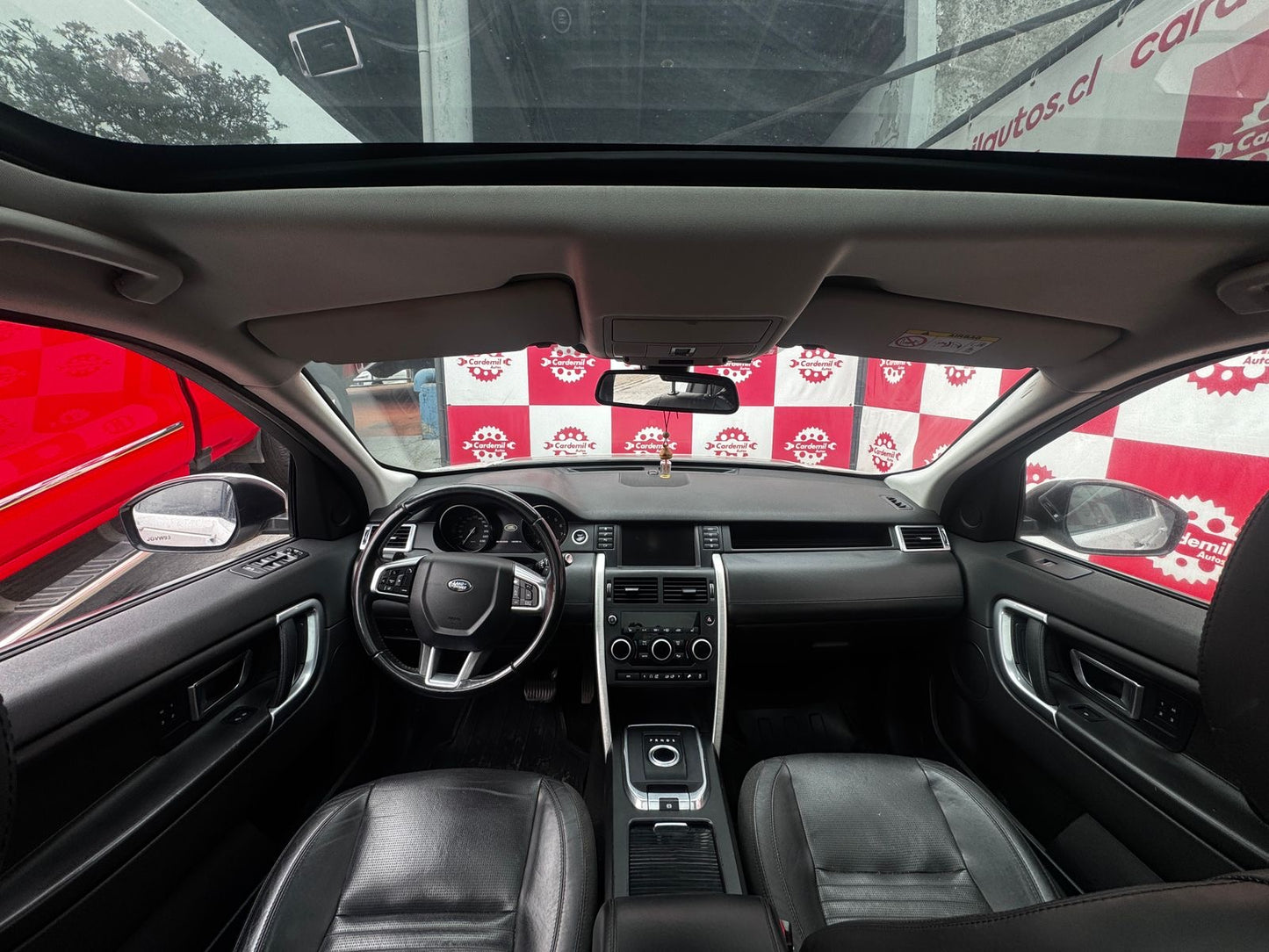 Interior Land Rover Discovery Sport 2017 3 corridas de asientos y cuero