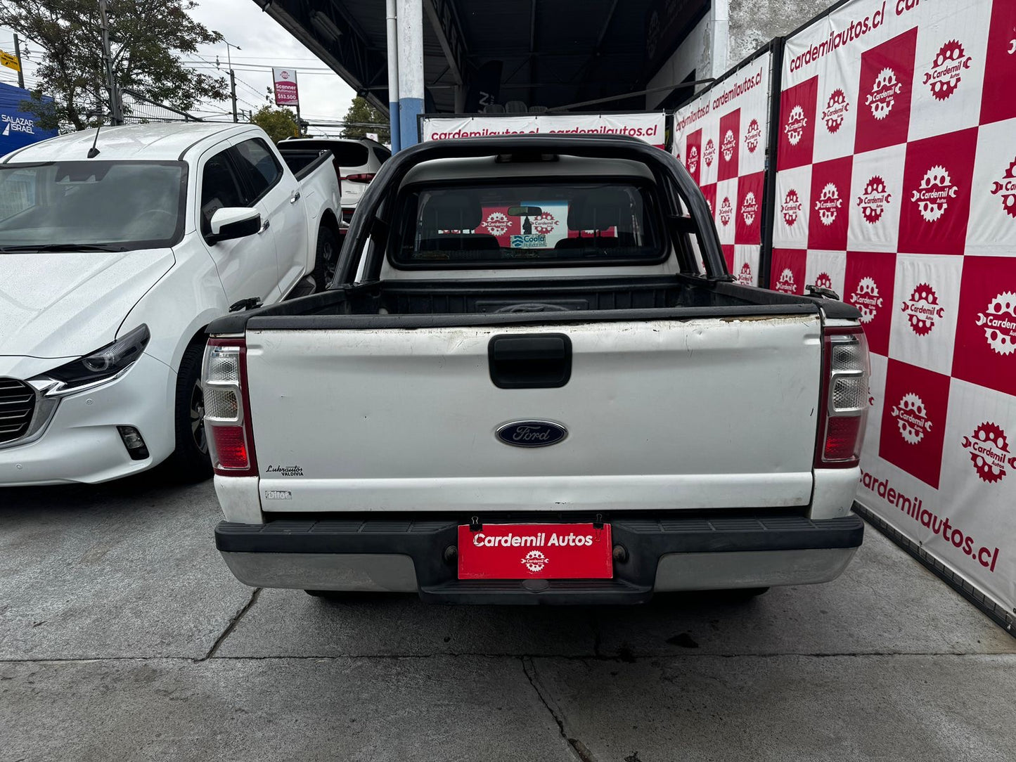 Detalle pickup Ford Ranger 2012 capacidad de carga y diseño clásico Santiago