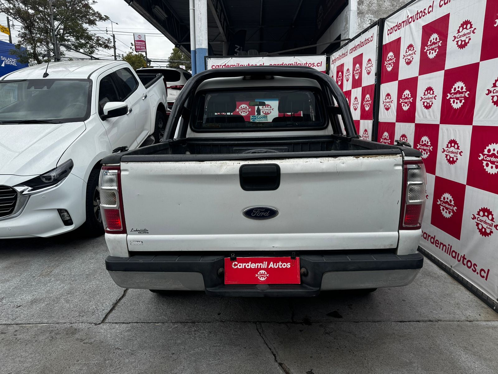 Detalle pickup Ford Ranger 2012 capacidad de carga y diseño clásico Santiago