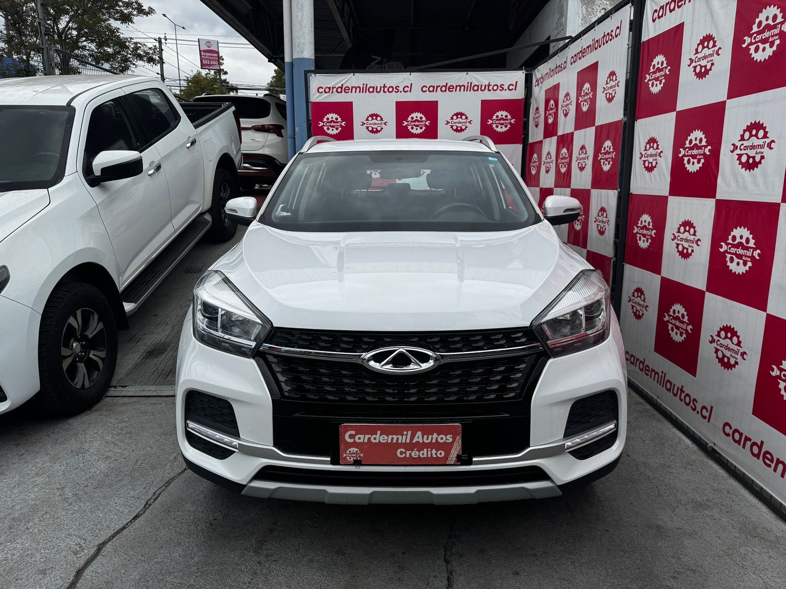 Chery Tiggo 3 2022 frente SUV blanco diseño moderno